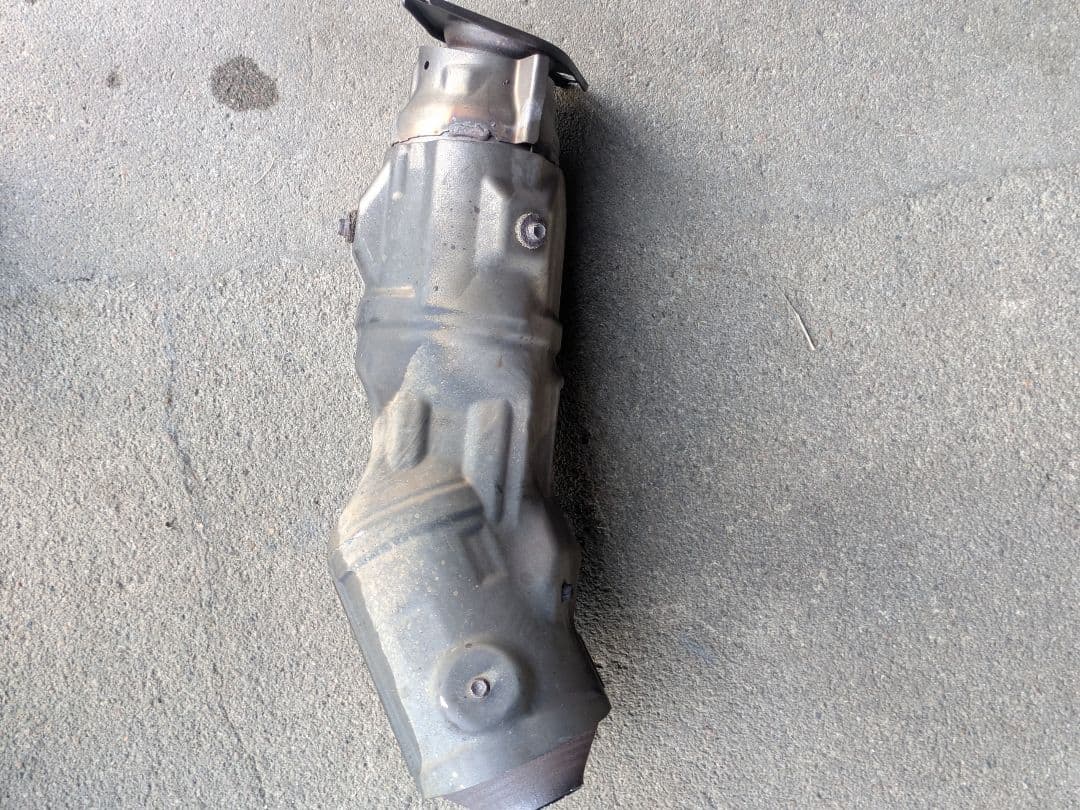 プリウス　触媒　コンバーター