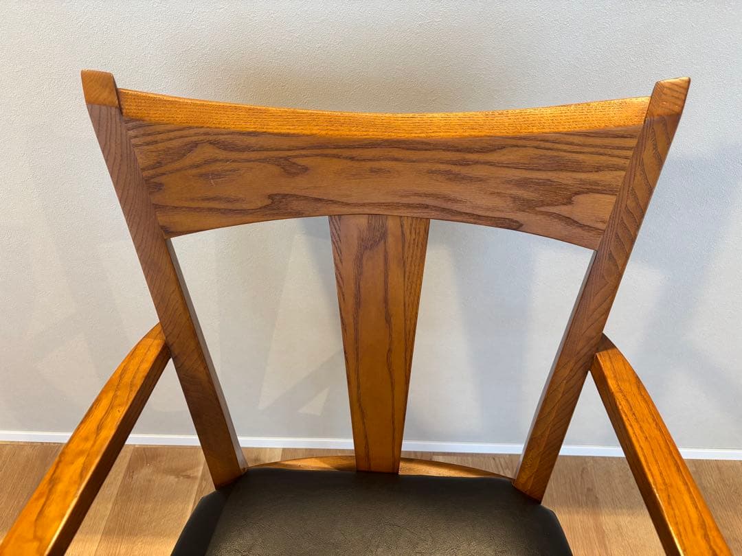 ACME Furniture アクメファニチャー カーディフチェア①　アーム付き