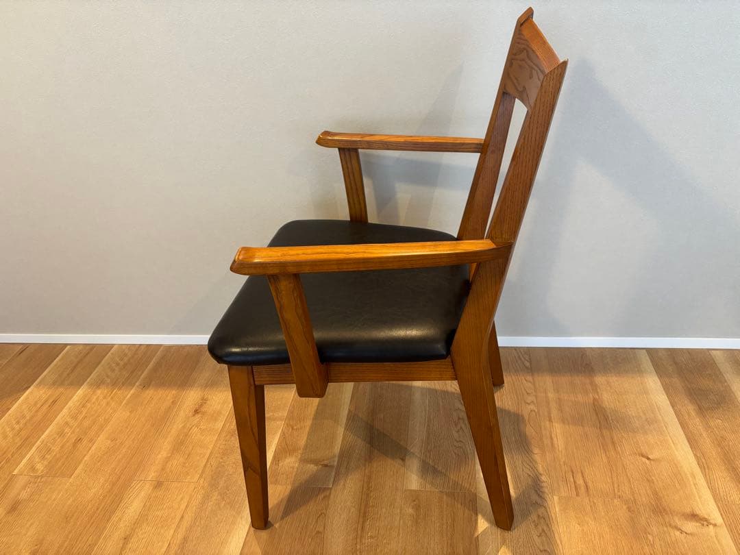ACME Furniture アクメファニチャー カーディフチェア①　アーム付き