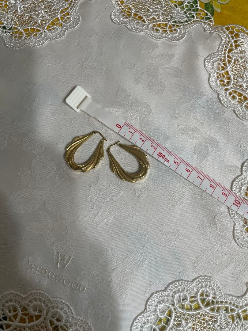 ウノアエレ　k18 750 ゴールド デザイン ピアス 大　フープ