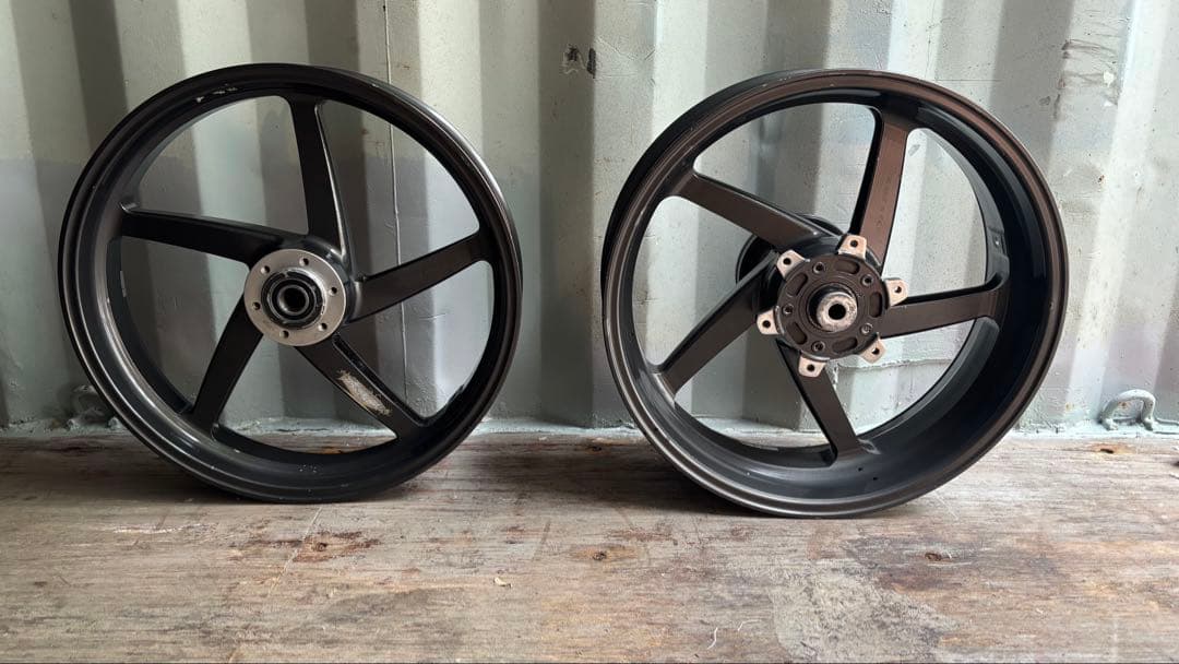 h*c様 イタリア　マルケジーニホイール？マグホイール？