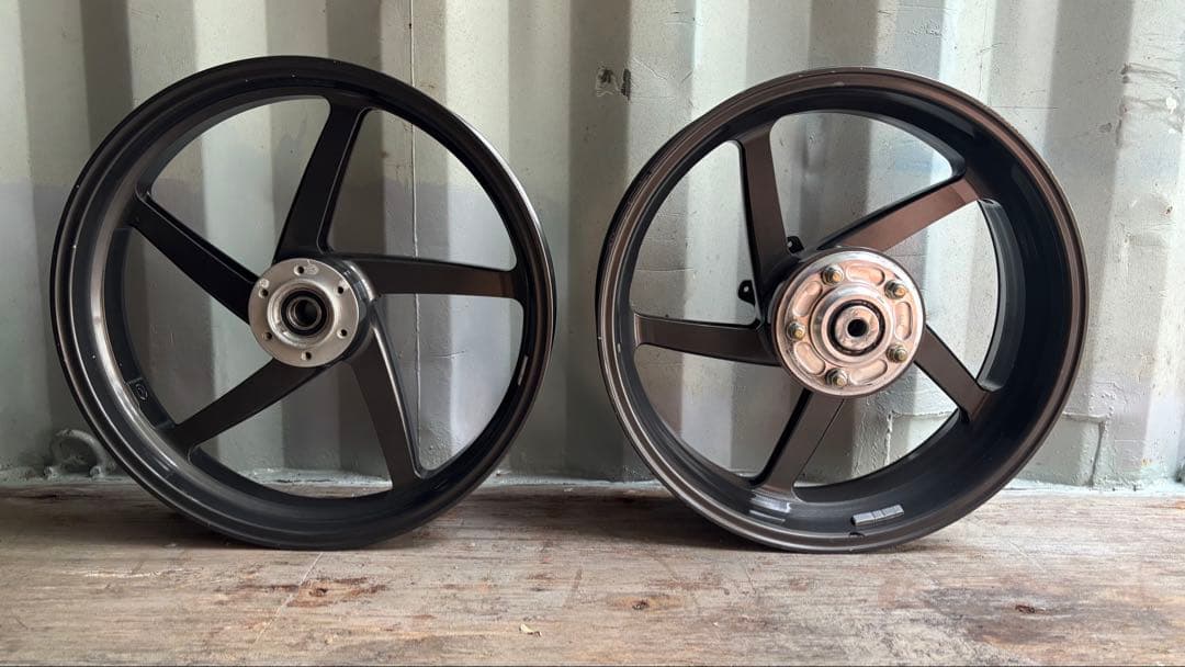 h*c様 イタリア　マルケジーニホイール？マグホイール？