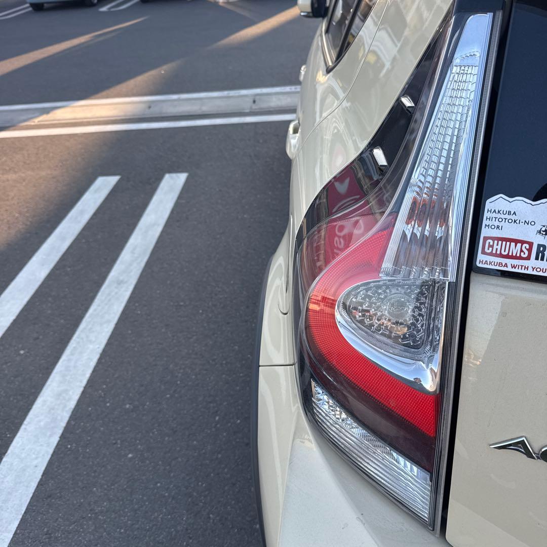 トヨタ アクア NHP10 テールランプ LED 純正