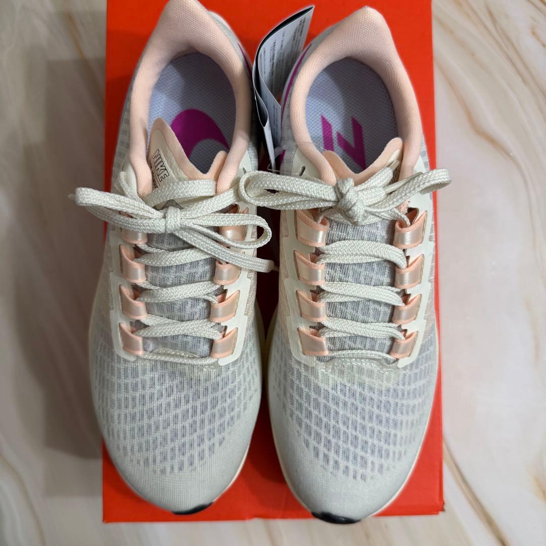 靴 Nike Air Zoom Pegasus 37 'Pale Ivory' 24