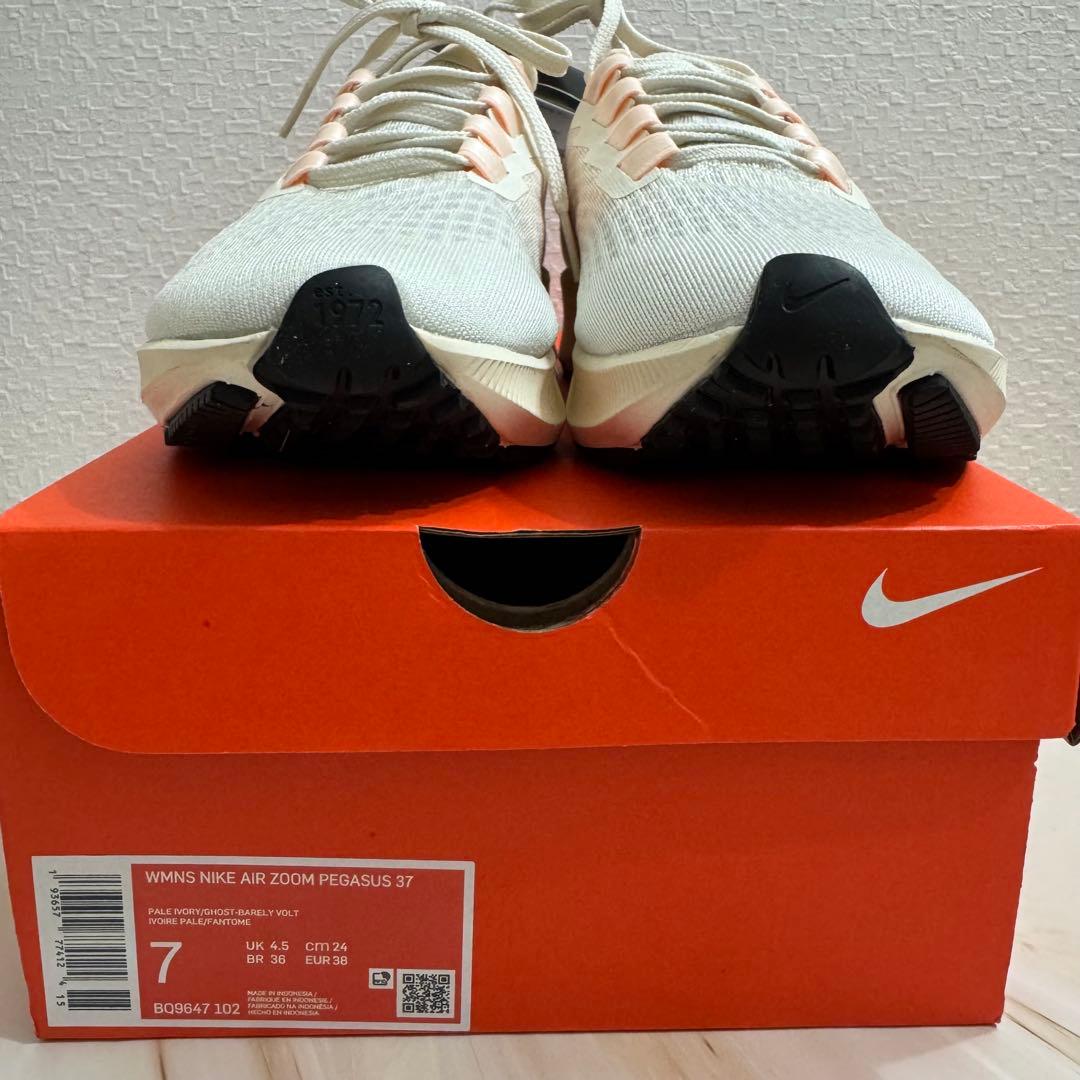 靴 Nike Air Zoom Pegasus 37 'Pale Ivory' 24