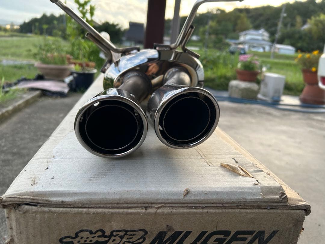 【美品】ヴェゼル RU3後期 MUGENスポーツサイレンサー