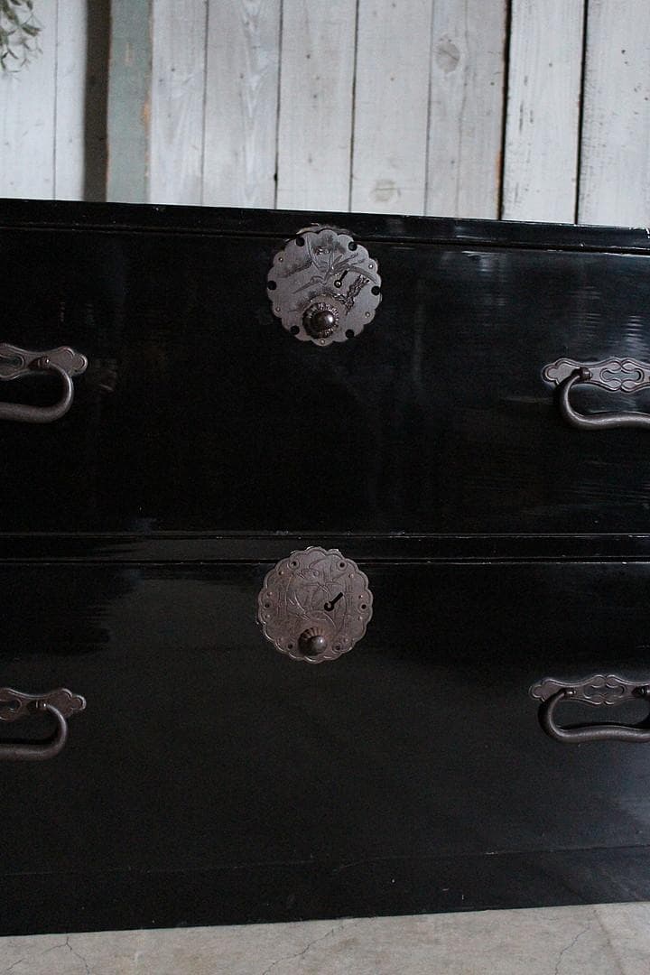 綺麗な丸金具庄内箪笥　2段 　 中桐製　タンス　収納　古家具　古民家　時代家具