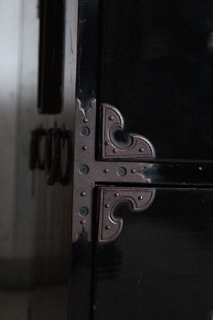 綺麗な丸金具庄内箪笥　2段 　 中桐製　タンス　収納　古家具　古民家　時代家具