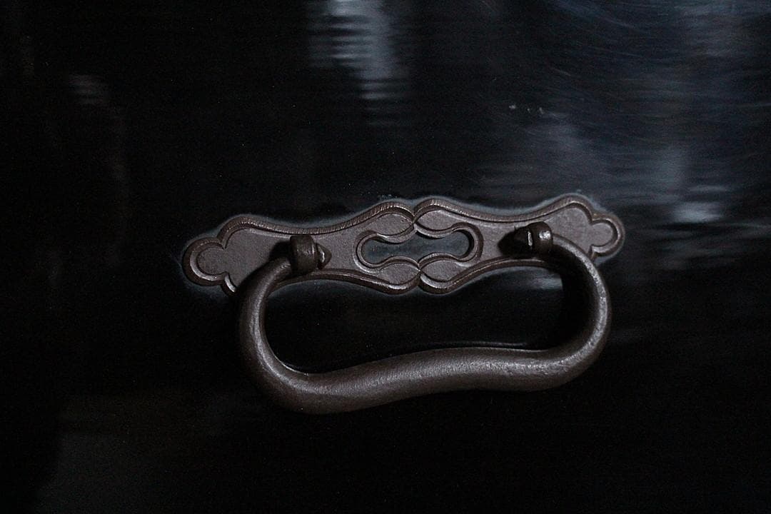 綺麗な丸金具庄内箪笥　2段 　 中桐製　タンス　収納　古家具　古民家　時代家具