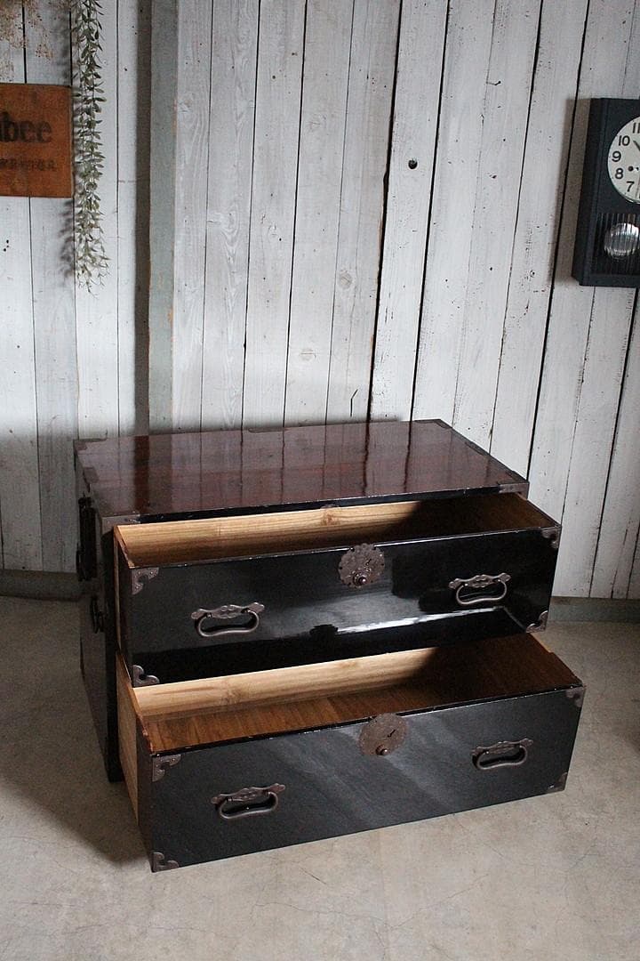 綺麗な丸金具庄内箪笥　2段 　 中桐製　タンス　収納　古家具　古民家　時代家具