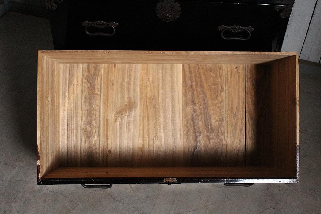 綺麗な丸金具庄内箪笥　2段 　 中桐製　タンス　収納　古家具　古民家　時代家具