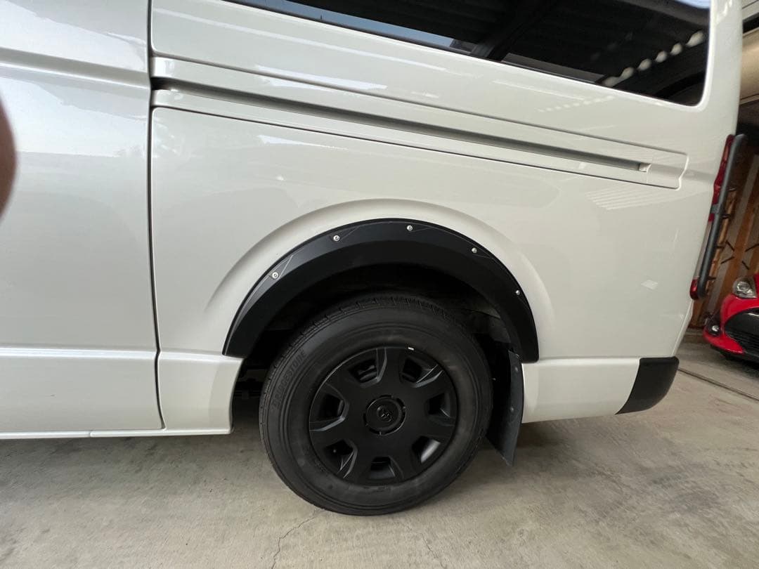 ハイエース オーバーフェンダー　マッドブラック 1-8型まで対応 20ｍｍワイド