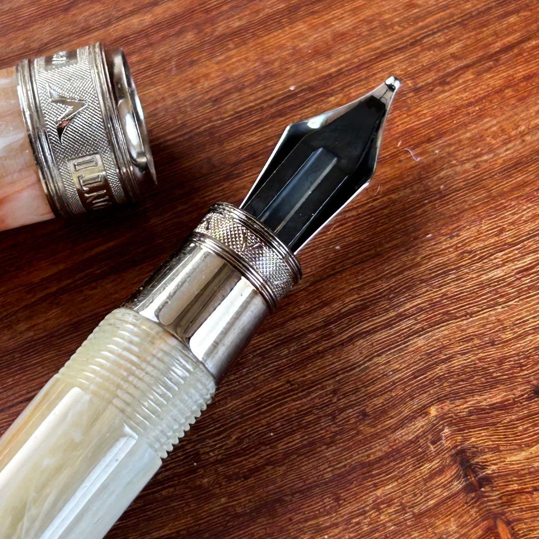 ⭐︎ビスコンティ 万年筆 ヴァン•ゴッホ　バニラ　ミディアム