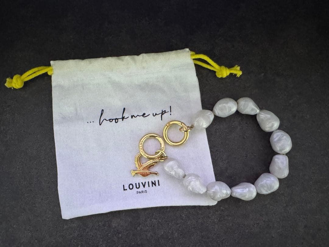 【LOUVINI】 ハンドストラップ　PETIT ROMY PEARL