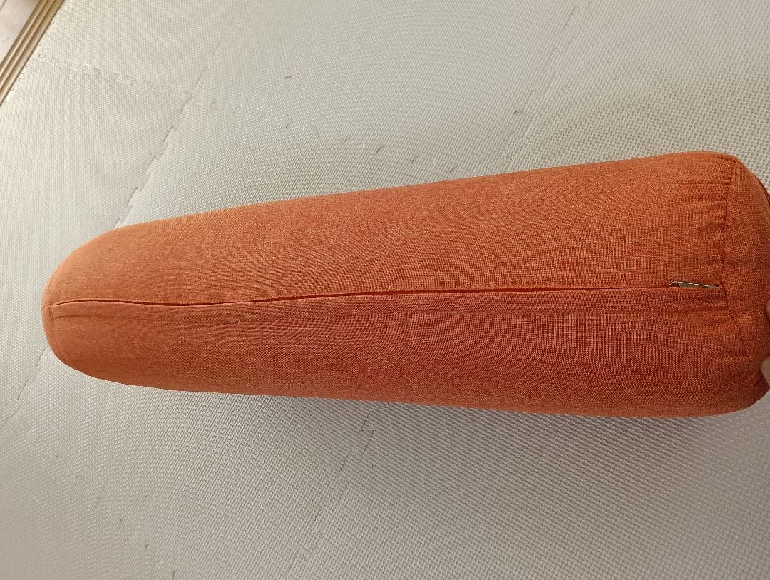 【美品】ヨガラボ アングルドボルスター