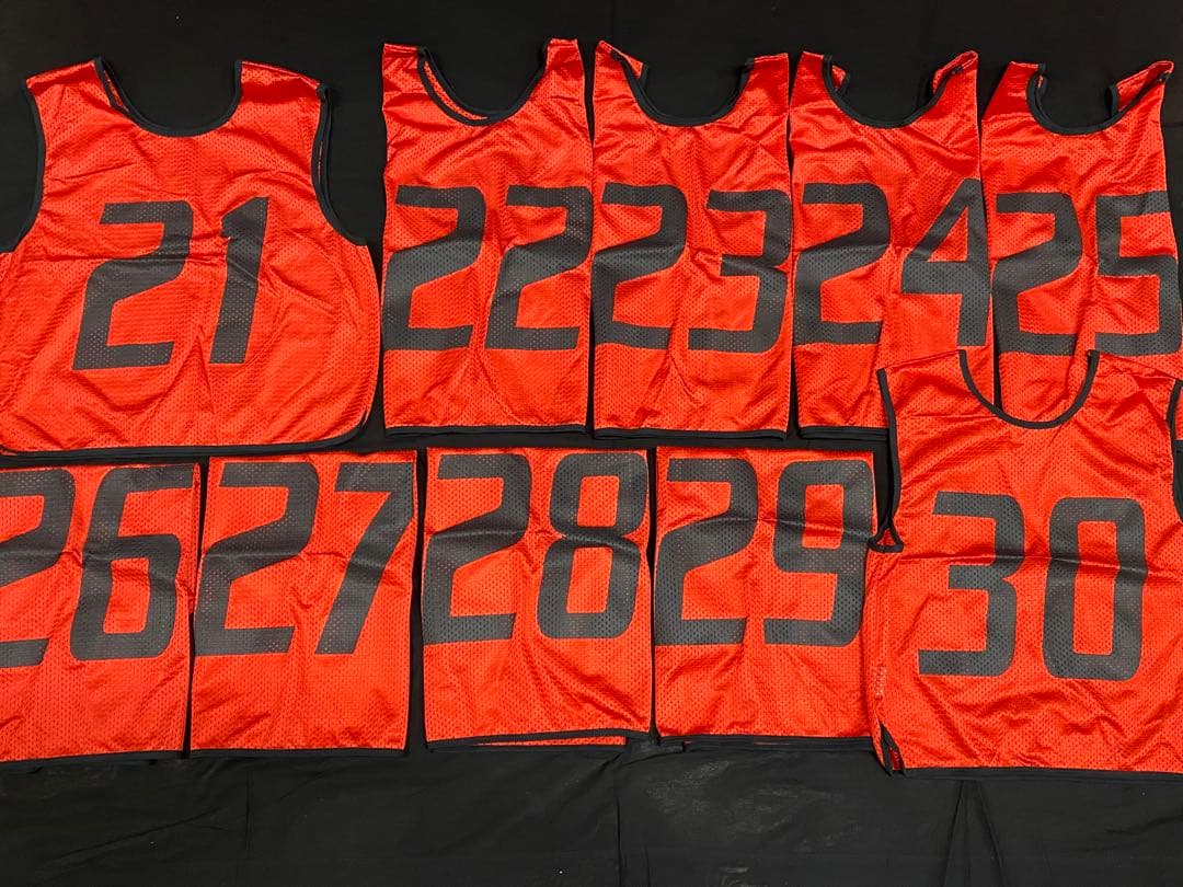 ナンバー付きビブス　モルテン　赤　40枚セット11から50番まで連番