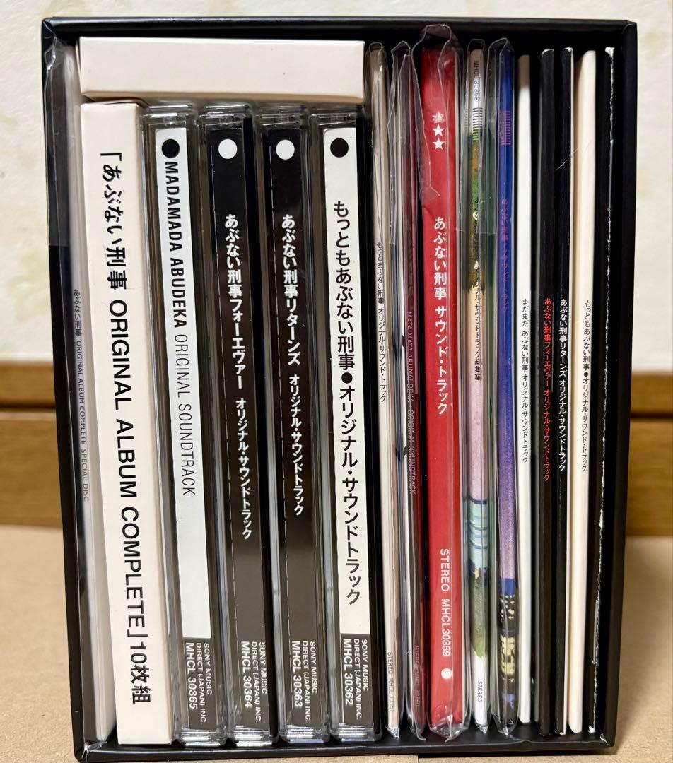 あぶない刑事 オリジナルサウンドトラック集+ DVDコレクションピンバッジ CD