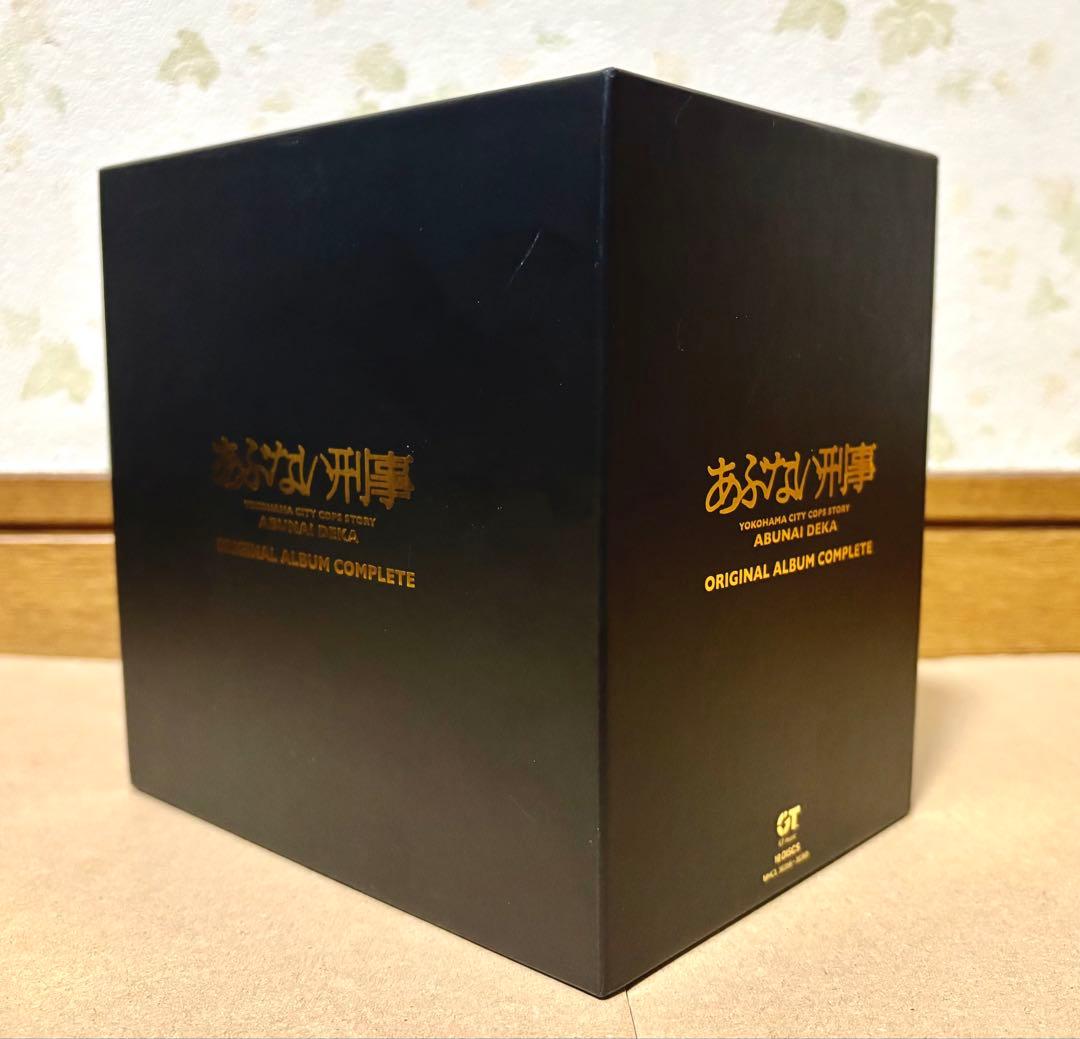 あぶない刑事 オリジナルサウンドトラック集+ DVDコレクションピンバッジ CD