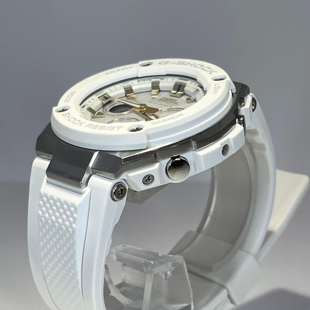 美品✨G-SHOCK GST-W300 電波ソーラー メンズ腕時計 ホワイト