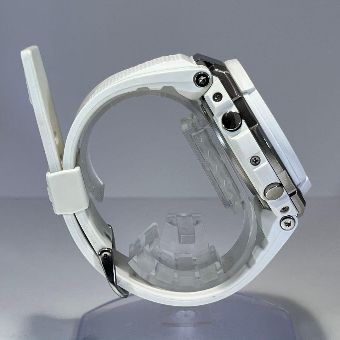 美品✨G-SHOCK GST-W300 電波ソーラー メンズ腕時計 ホワイト