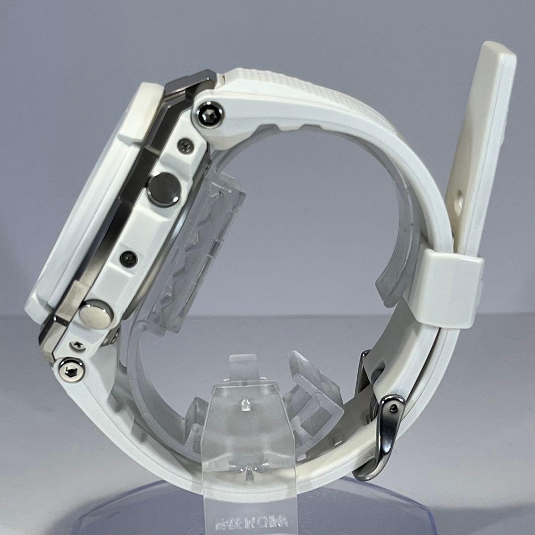 美品✨G-SHOCK GST-W300 電波ソーラー メンズ腕時計 ホワイト