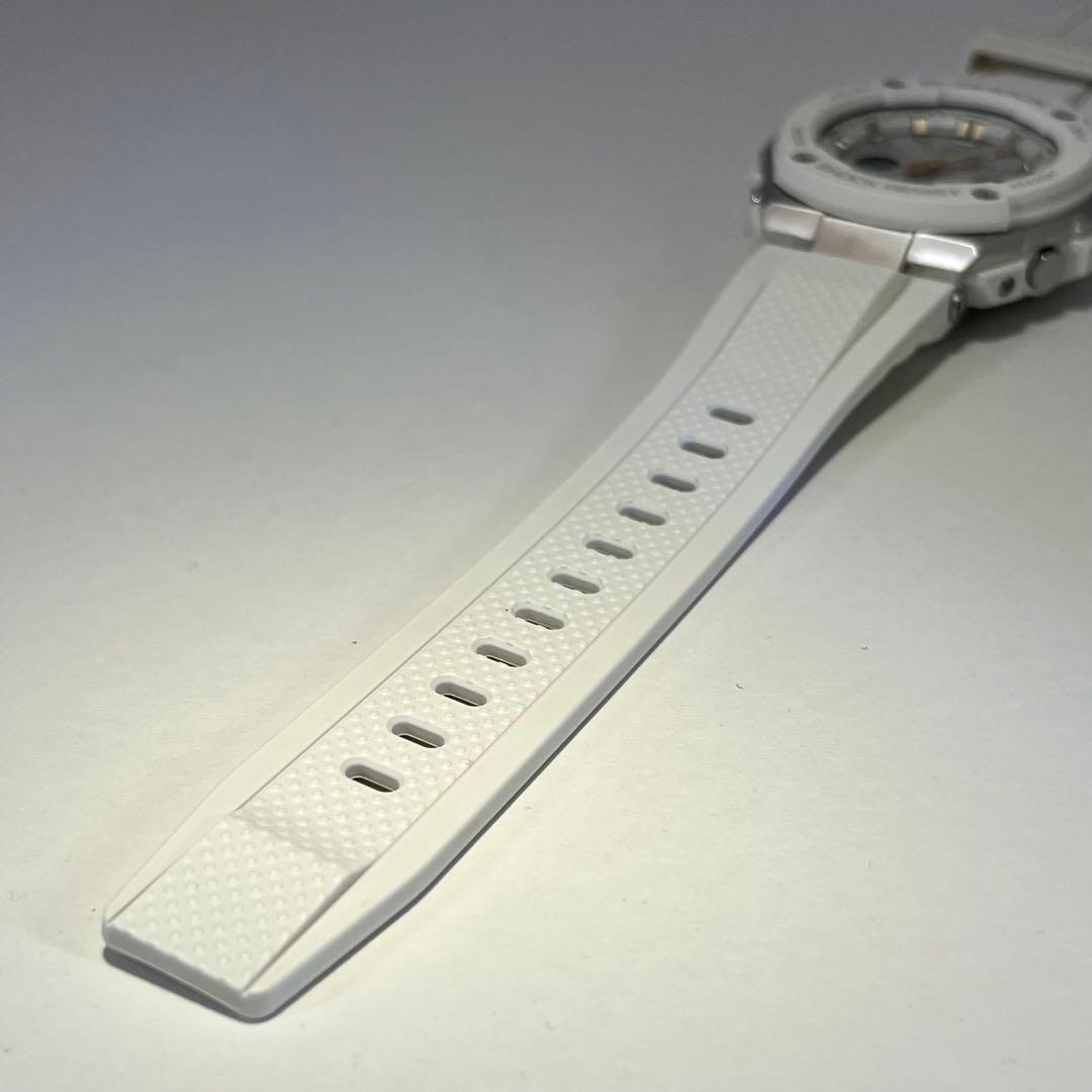 美品✨G-SHOCK GST-W300 電波ソーラー メンズ腕時計 ホワイト