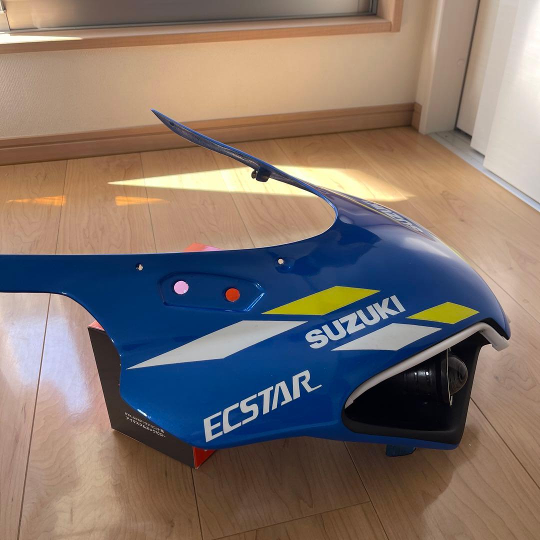 未使用　gsx-r125 アッパーカウル　デメキン　R1風？　パニガーレ風？