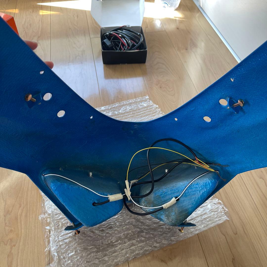 未使用　gsx-r125 アッパーカウル　デメキン　R1風？　パニガーレ風？