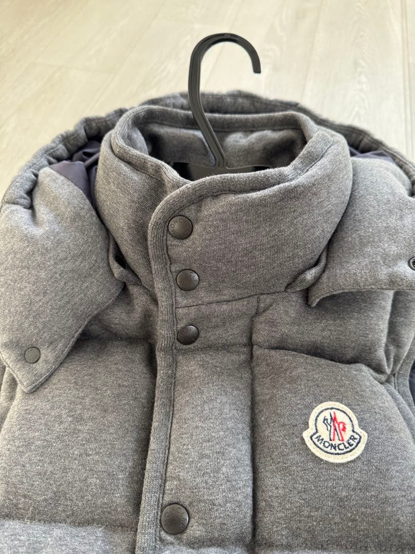 モンクレール　ダウンベスト　フード取り外し可　XS グレー