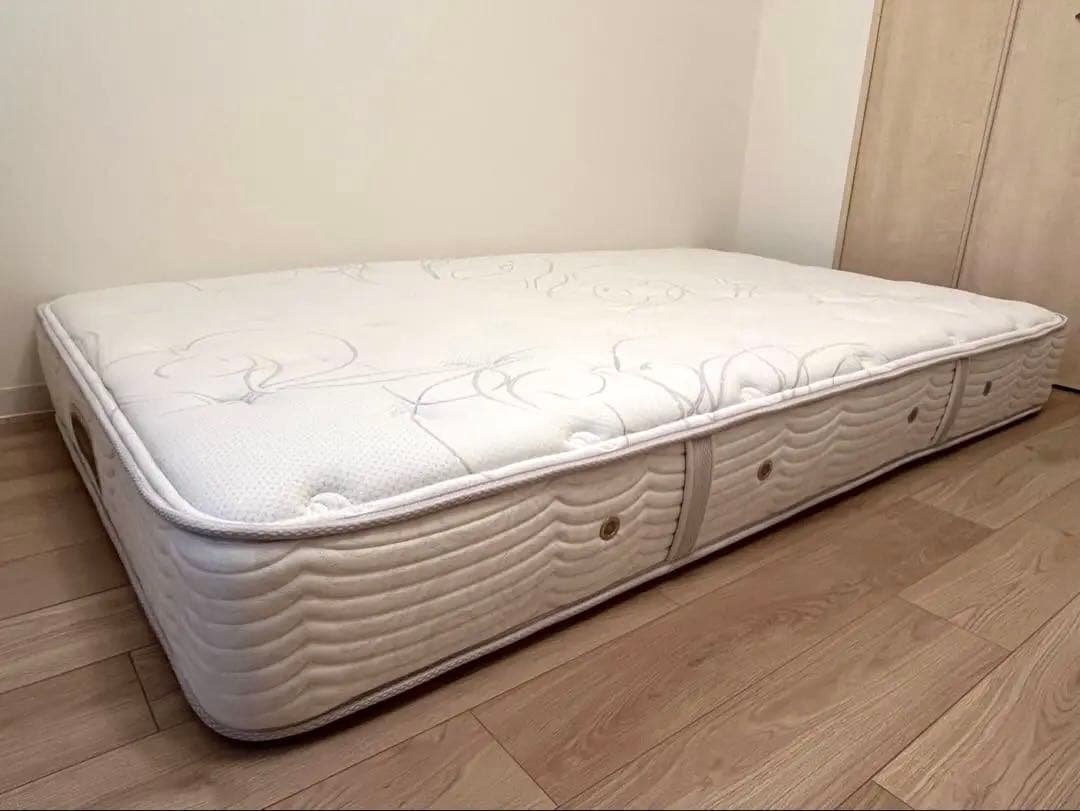 【6月末購入】シモンズ　ニューフィット　セミダブル　AA21212