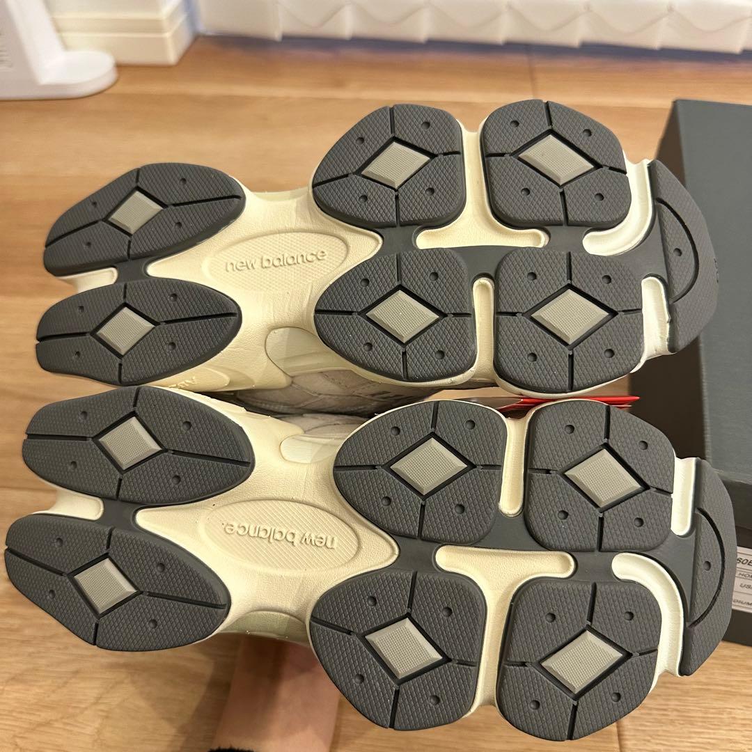 新品未使用　New Balance 9060 23.0cm