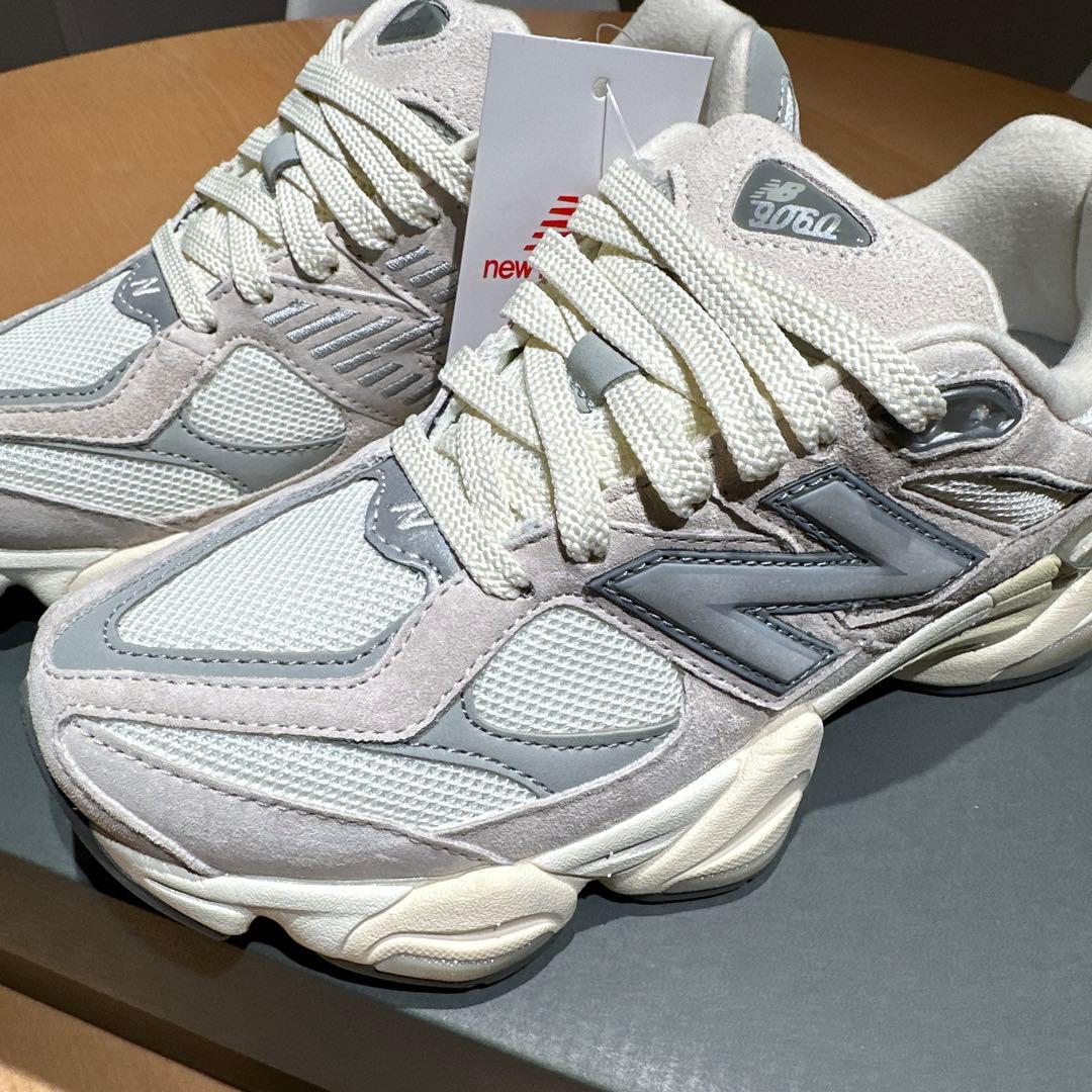 新品未使用　New Balance 9060 23.0cm