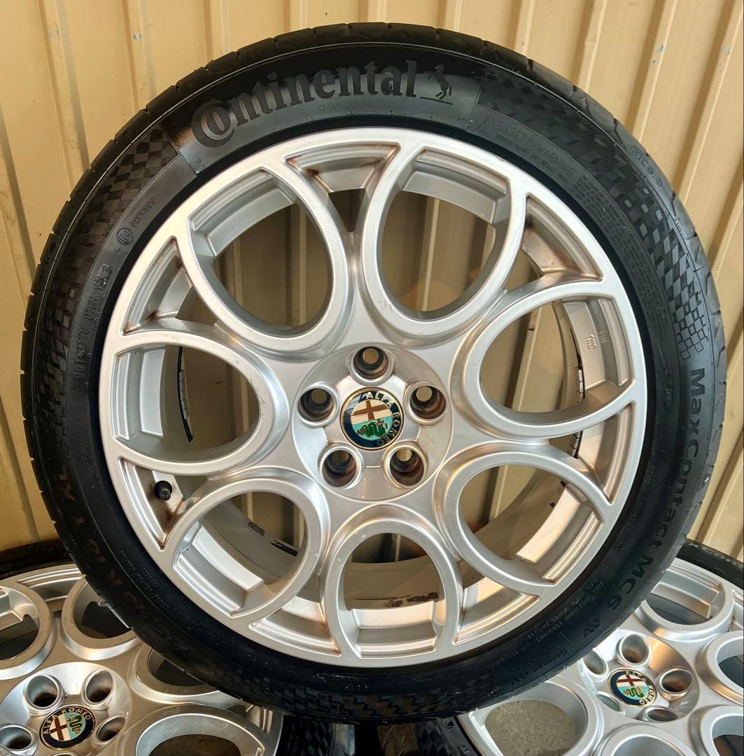 アルファロメオ純正18インチホイール＆タイヤ4本セットです。