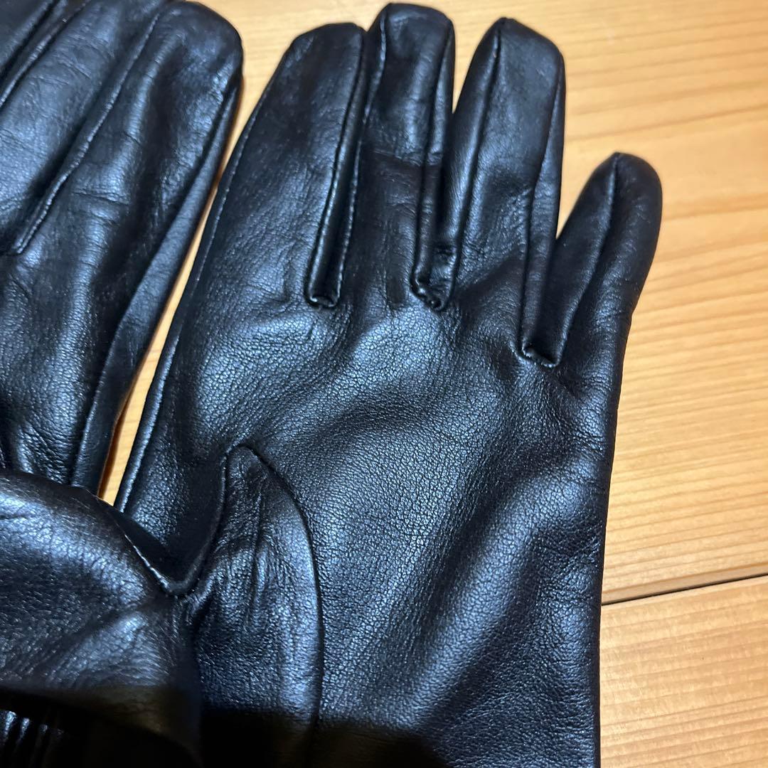 【るです】Vivienne Westwood 黒のレザー手袋 orb柄