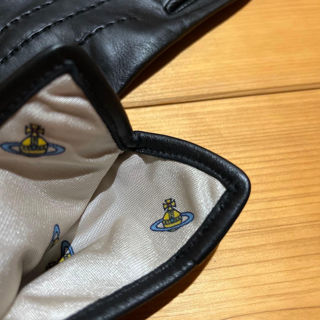 【るです】Vivienne Westwood 黒のレザー手袋 orb柄