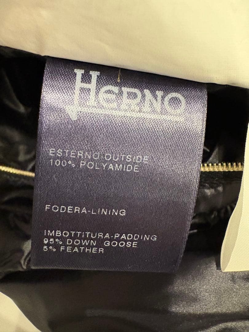 Hernoヘルノ ダウンベスト フード付黒 サイズ40
