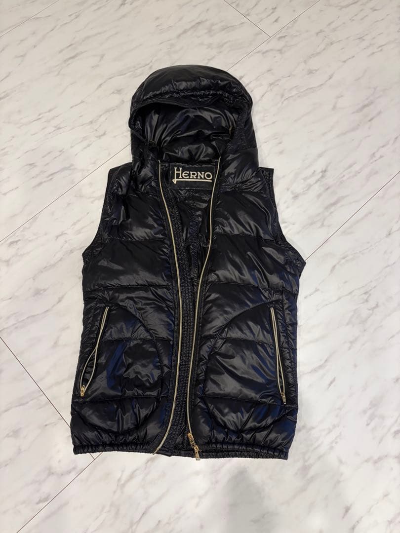 Hernoヘルノ ダウンベスト フード付黒 サイズ40