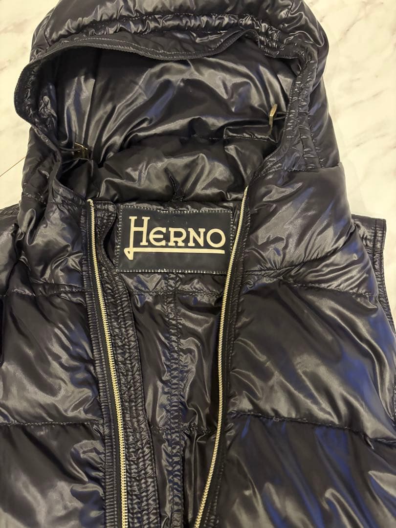 Hernoヘルノ ダウンベスト フード付黒 サイズ40