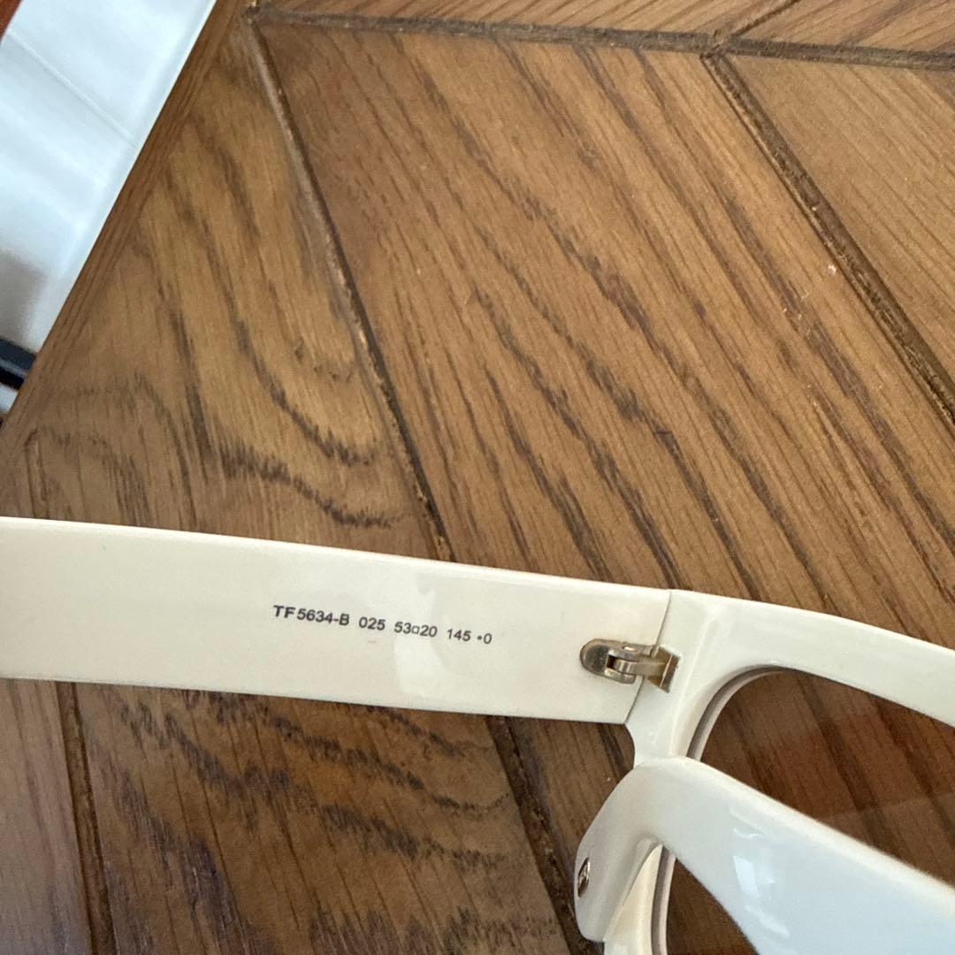 タ*～様 TOM FORD TF 5634-B ホワイトサングラス