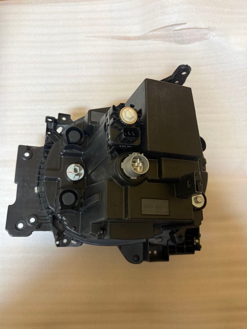 ワゴンRスマイル　LEDヘッドライト右