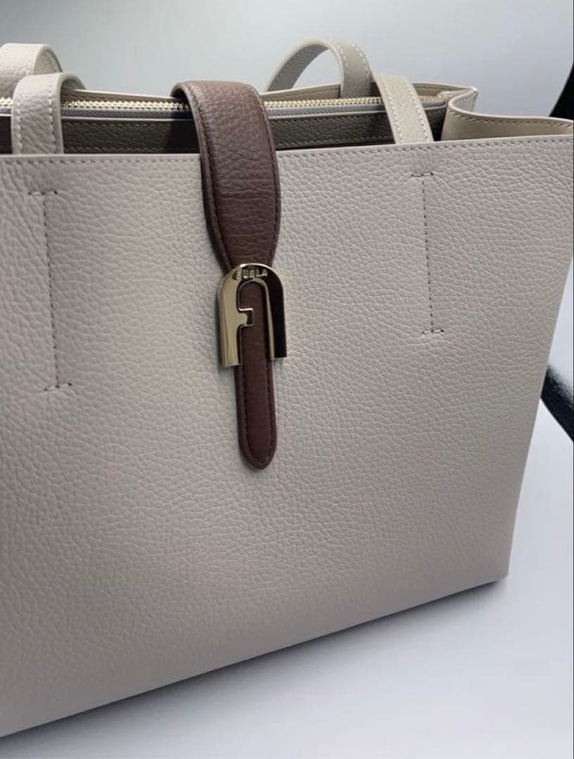 極美品✨FURLA フルラ　ソフィア トートバッグMサイズ レザー　アイボリー