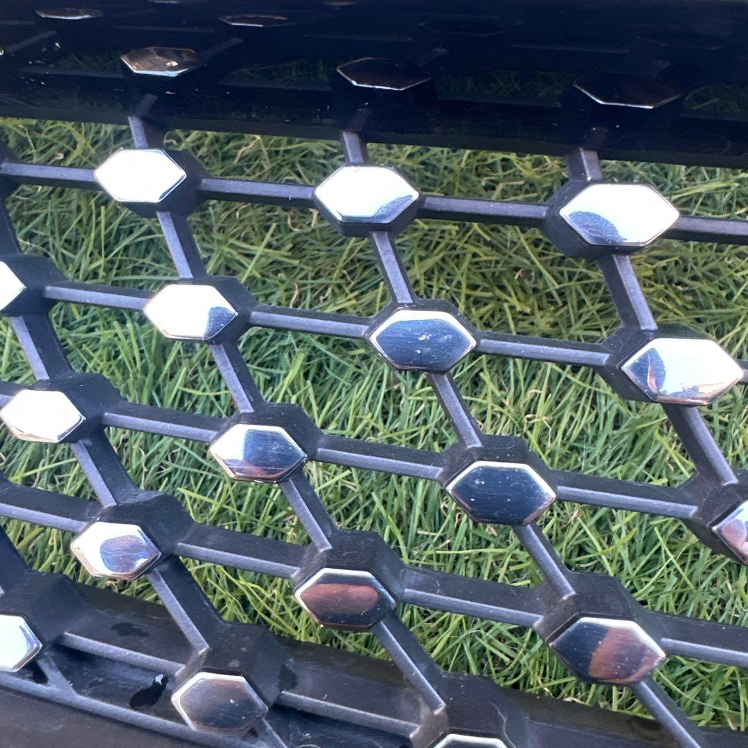 ベンツ　W213 E43 AMG （前期）43スタイルダイヤモンドグリル