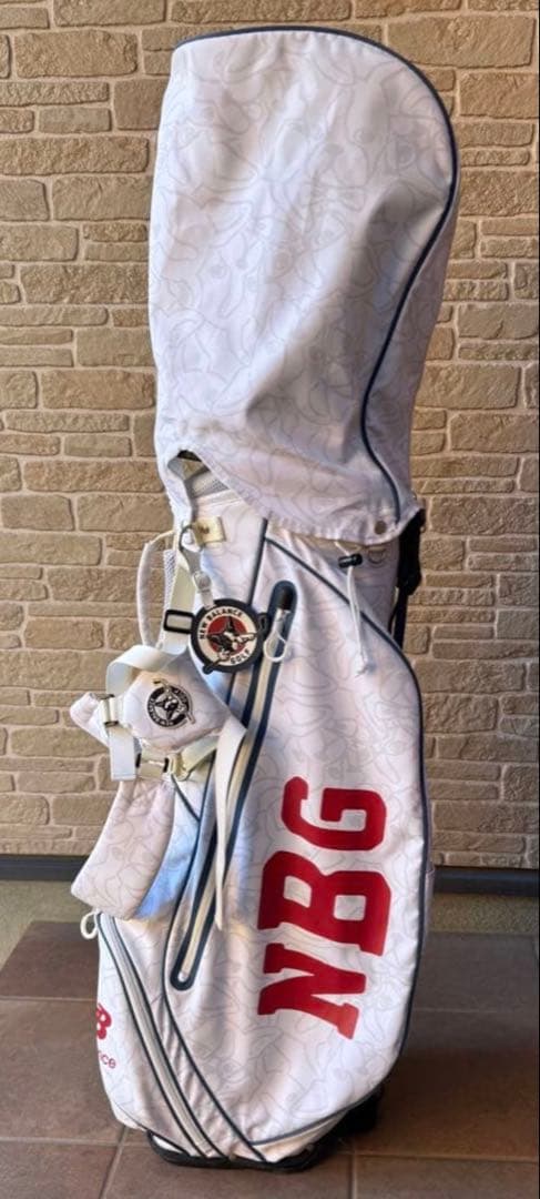 希少　『大容量』　ニューバランスゴルフ　スタンド式キャディバッグ　ブルドッグ柄