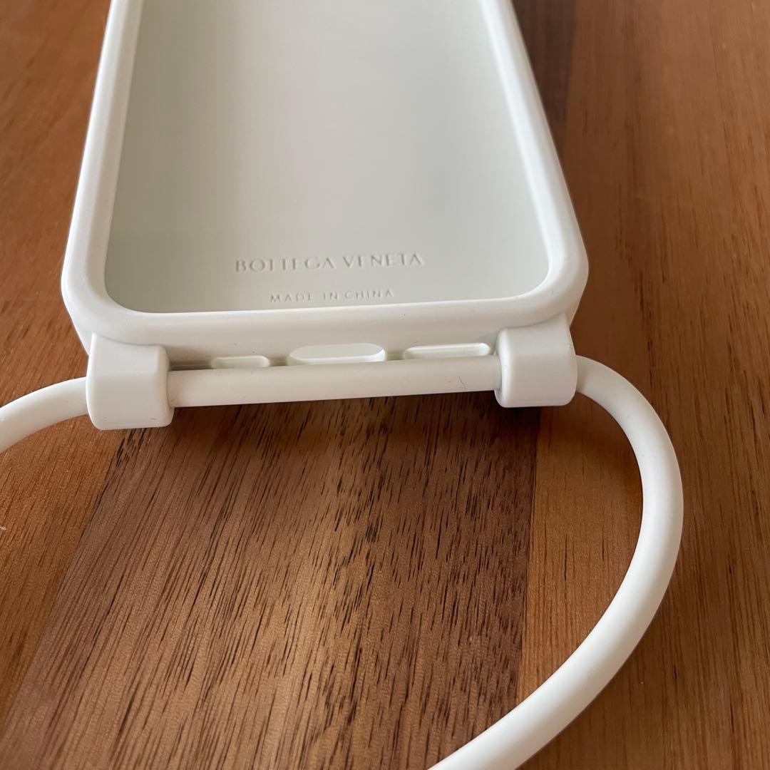 新品BOTTEGA VENETA IPhone13pro ラバーテックケース 白