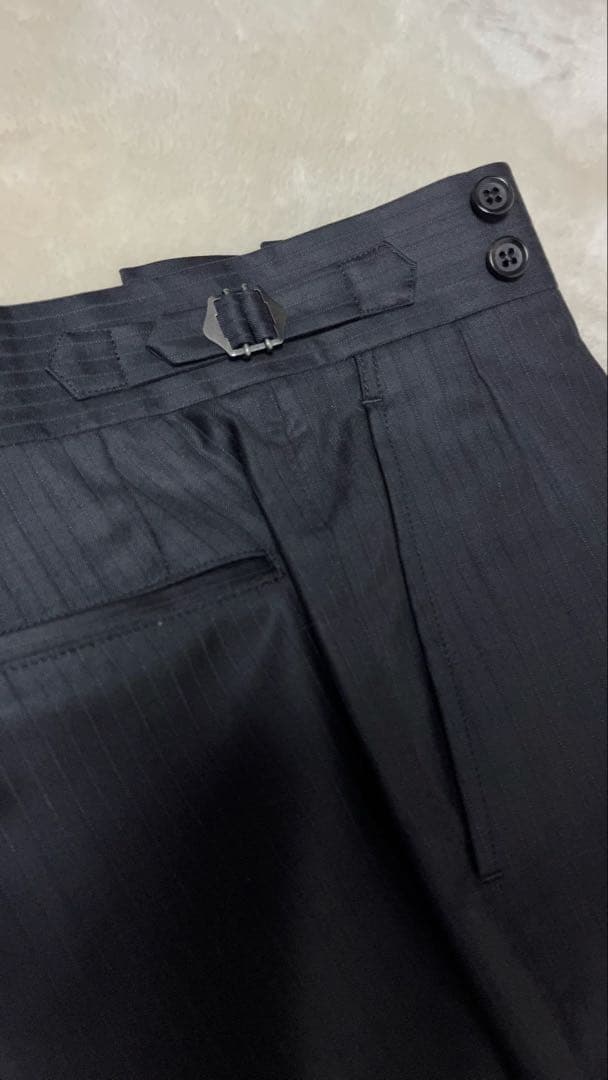 ロロピアーナ　ブラック シャドーストライプ ビジネススーツ（フォーマル兼用）