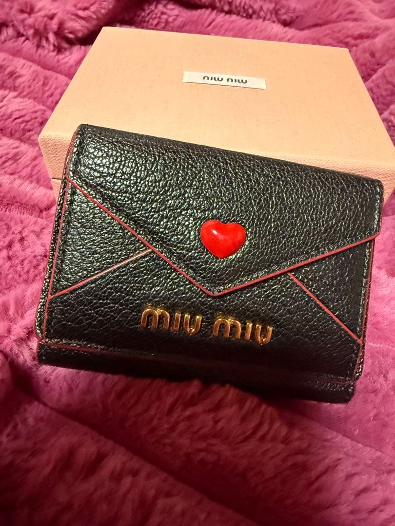 【未使用級】miu miu ミュウミュウ 三つ折り財布 マドラス ラブレター