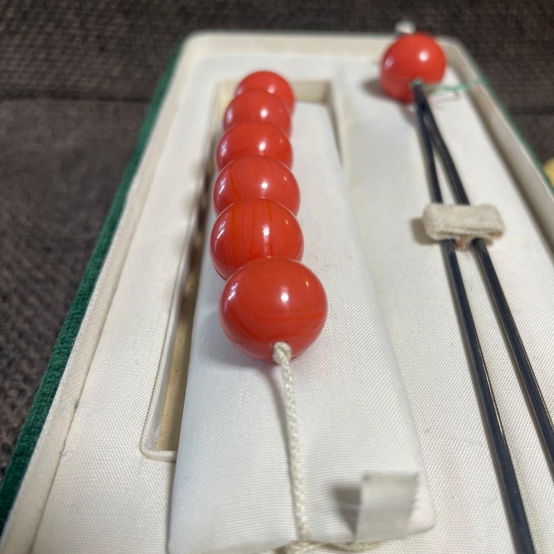 緒締 根付 緒締玉 サンゴ？珊瑚　銀簪髪飾り　珊瑚ルース昭和レトロ　古美術提げ物