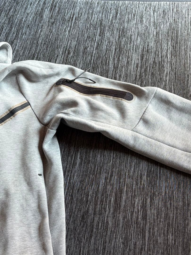 ナイキ　テックフリース　S