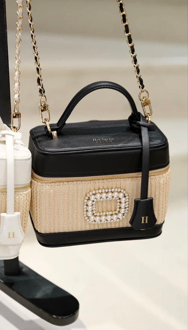 Raffia Effect Crystal Vanity Bag カゴバッグ