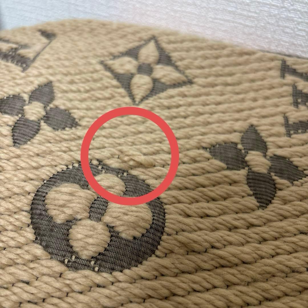 【値下げしました】LOUIS VUITTON マフラー ベージュ